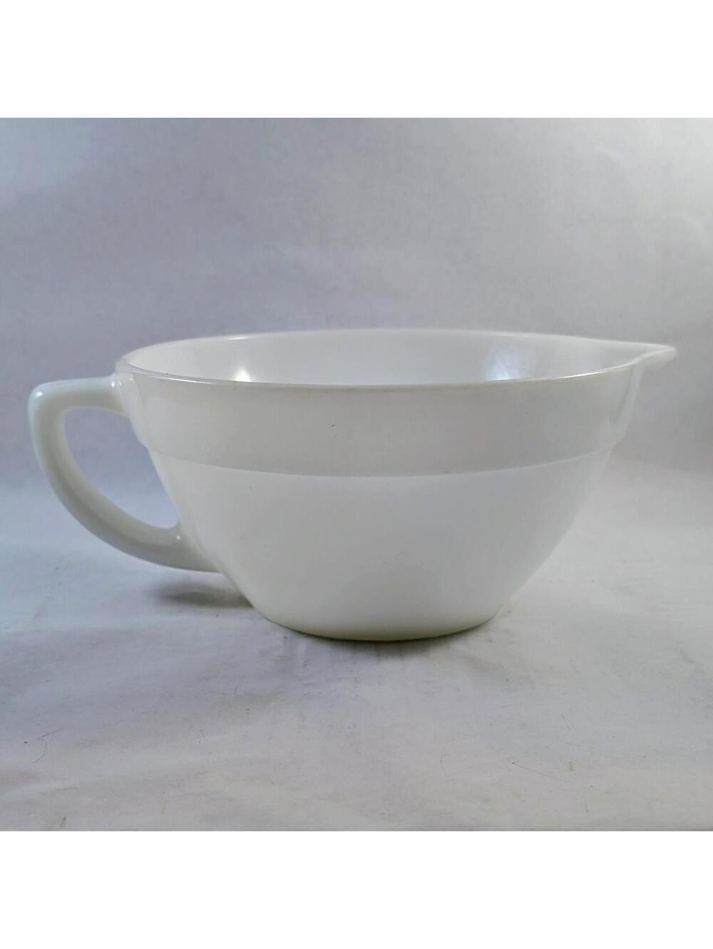 Vtg Fire-King White Milk Glass Batter Bowl 7.5"